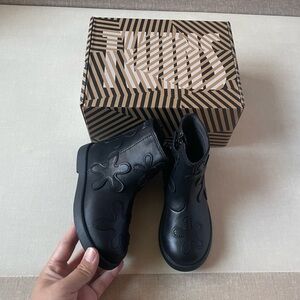 Camper Twins Black leather boots for toddler girl - size 8